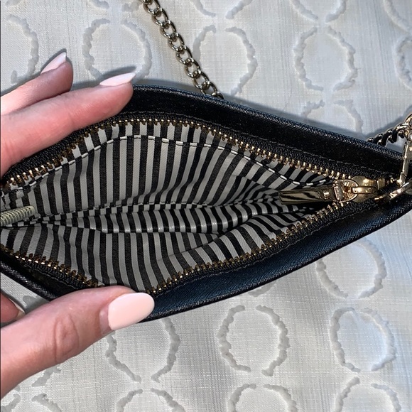 Kate Spade ♠️ Crossbody purse. - Picture 2 of 6